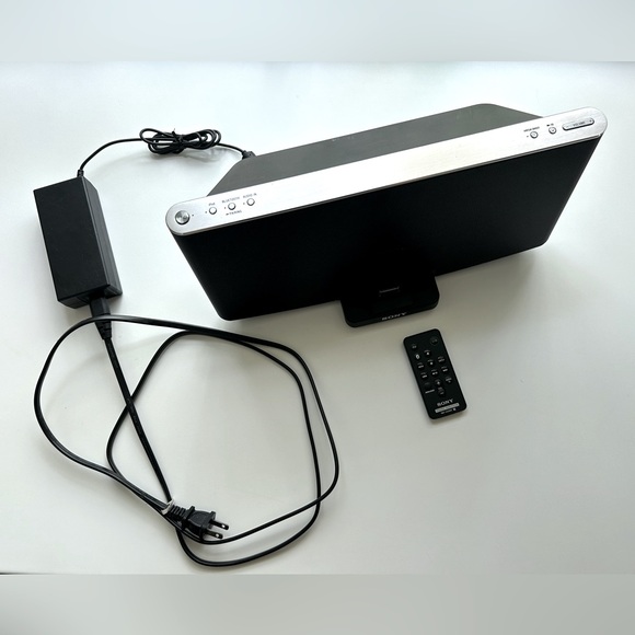 Sony RDP-X200iP Speaker, Bluetooth Compatible - Picture 3 of 8